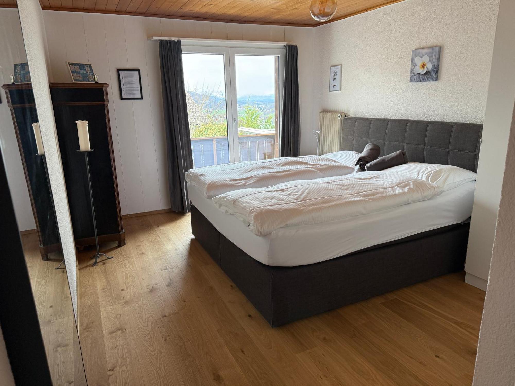 Eva'S Seeblick Krattigen Room photo